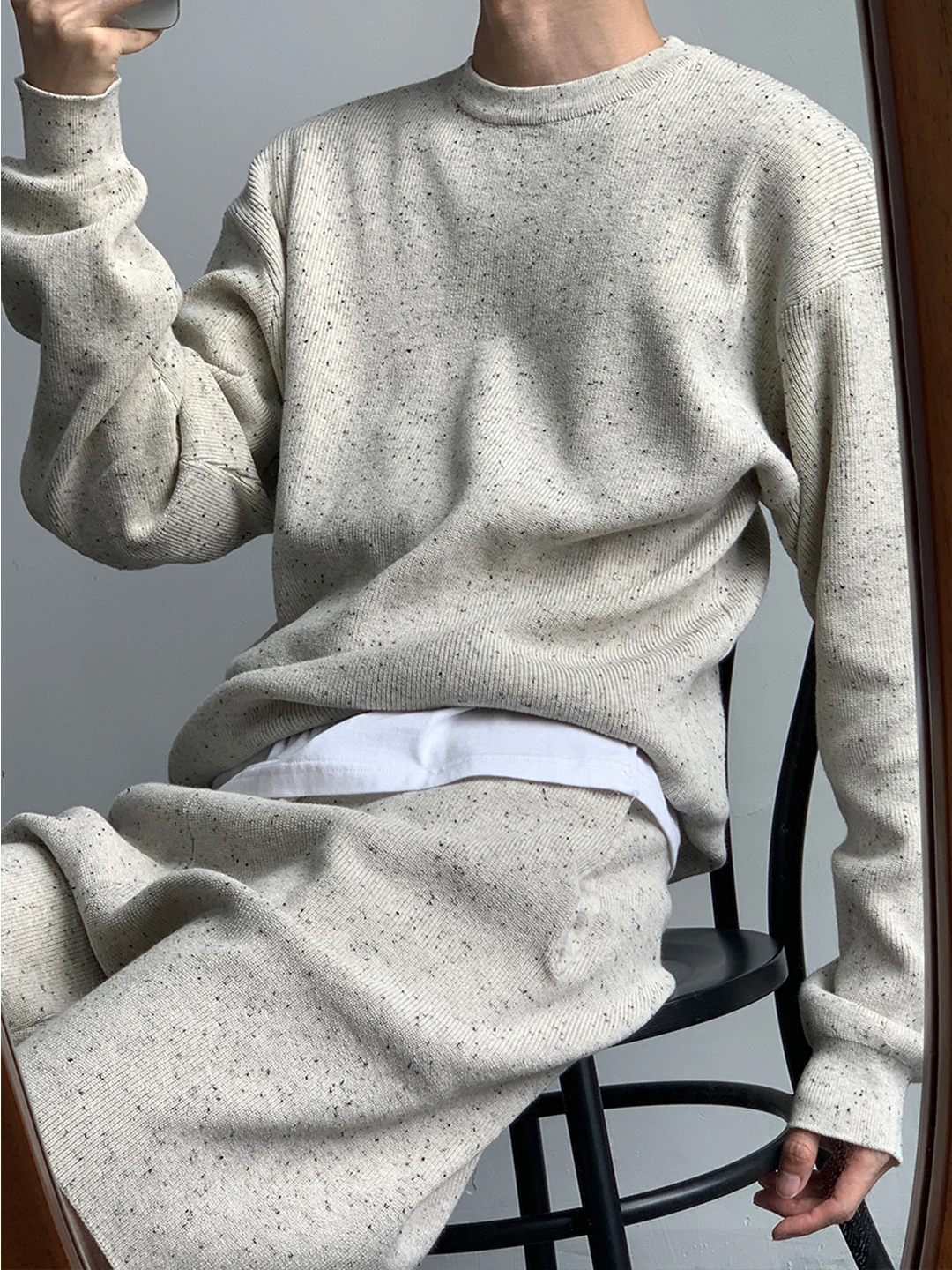 

Модный мужской свитер в корейском стиле с цветочным узором и серыми точками, тонкий, короткий, с дизайнерскими элементами, в комплекте с брюками-капри.