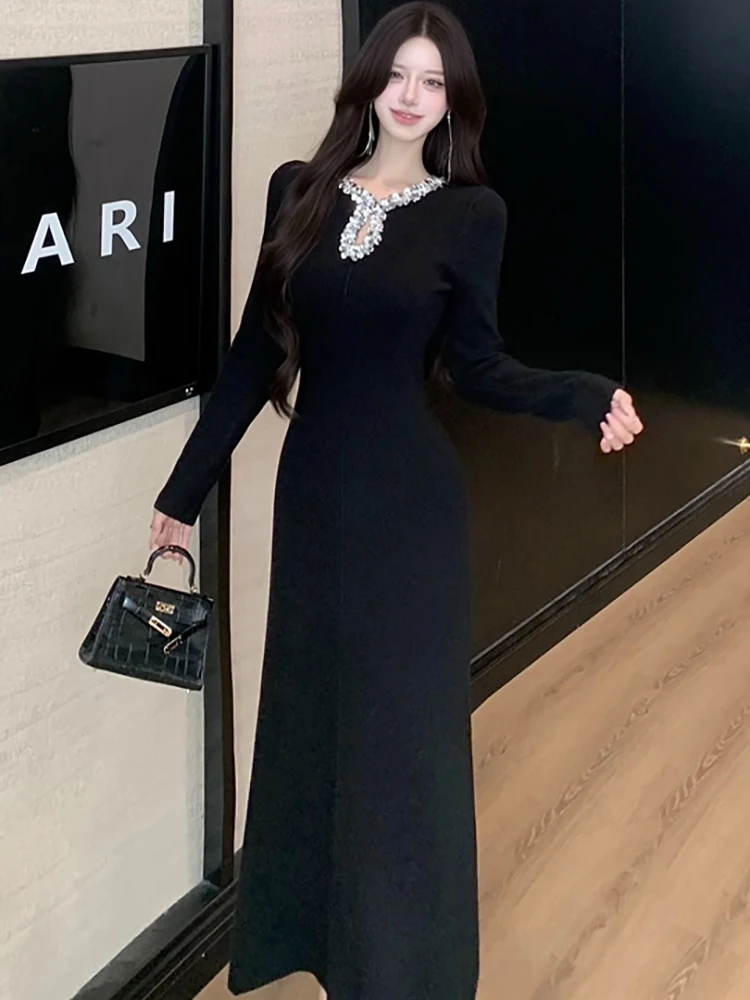 Otoño Invierno negro tejido diamantes vestido con cuello en V mujeres elegante vestido de lujo vestido 2025 coreano Vintage ceñido Festival suéteres