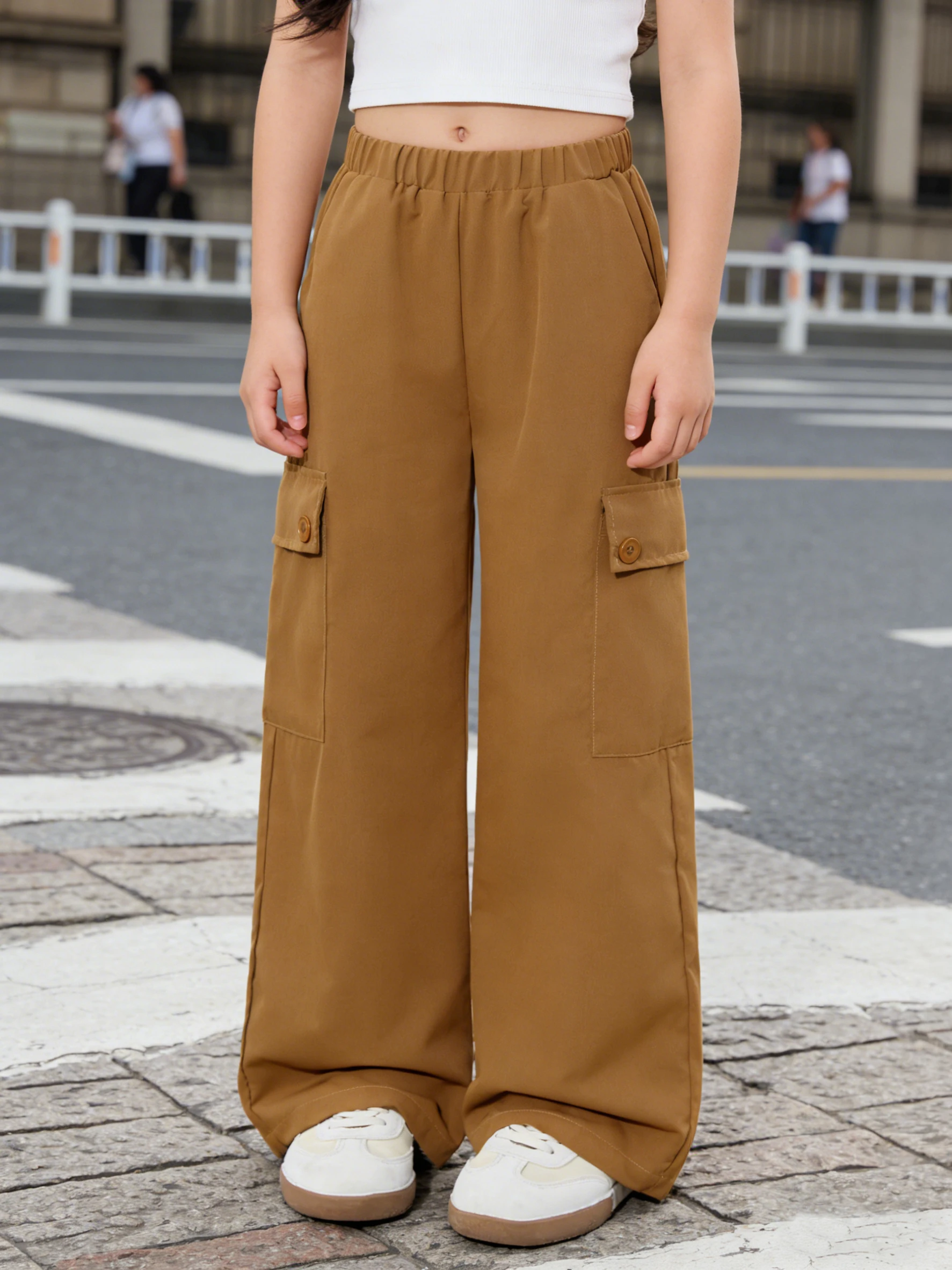Fashionable work pants for boys and girls, loose and multi-pocket straight pants, suitable for daily wear in spring and autumn.