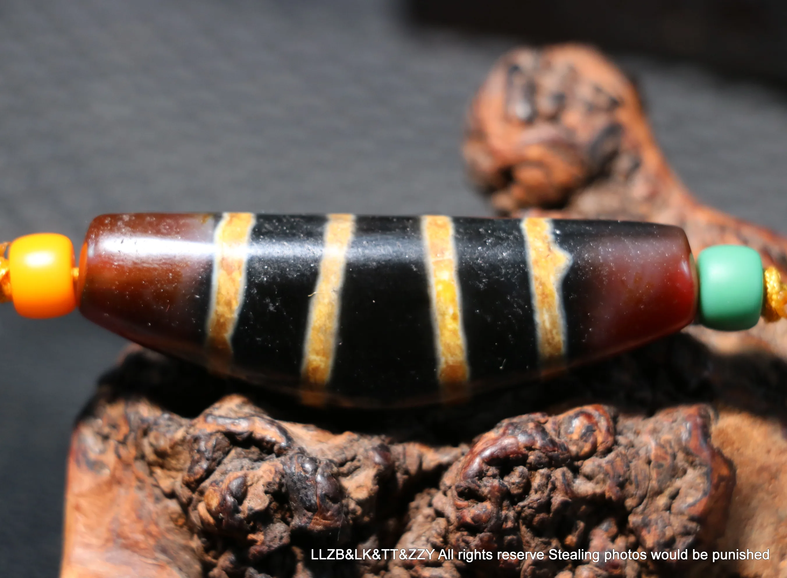 

Magic Tibetan Old Agate 4 Stripe Healer Medicine Horn Shape dZi Bead Pendant LZK LKbrother Talisman UPS0930Qs