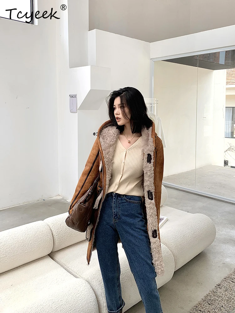 Tcyeek Prawdziwa Wełna Jesień Zima Elegancki Modny Płaszcz z Kapturem Brązowy Średniej Długości Damski Wełniany Płaszcz z Kożucha Futro Fourrures Femme