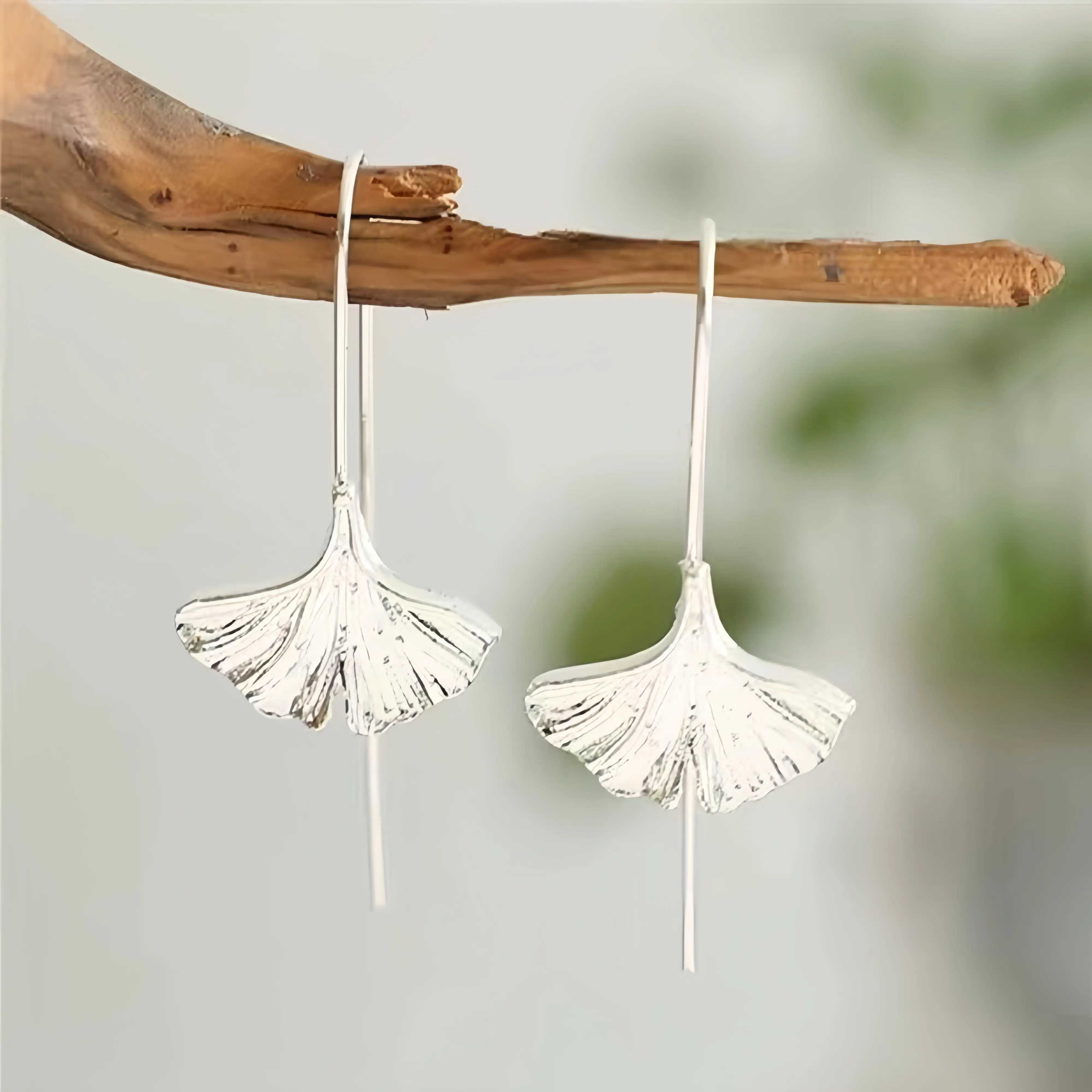 1 pair of personalized design ginkgo biloba ear hook women\'s unique creative pastoral leaf earrings