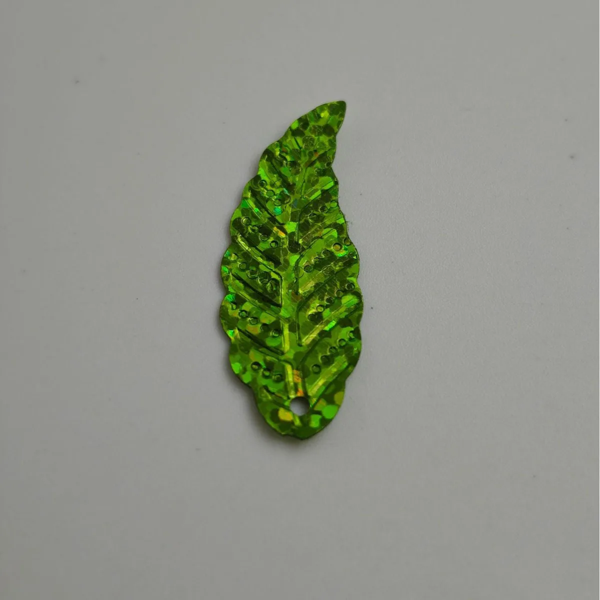 

Sequins 500g Sewing Wedding Decoration Accessories Leaf Sequins 10x30mm Leaves Holographic Loose Sequins Handmade Accessories