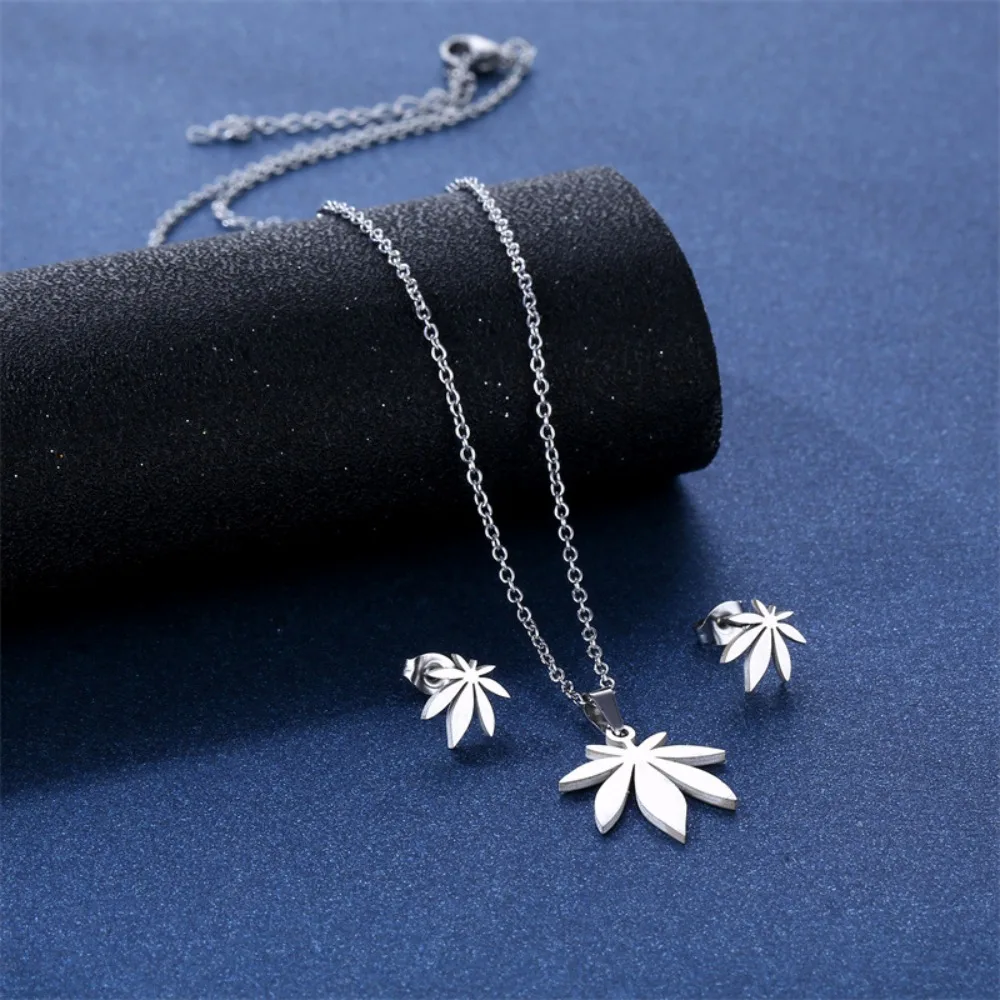2pcs Set Fashion Simple Sliver Color Stainless Steel Maple Leaves Pendant Necklace Stud Earrings for Women Jewelry Sets Gifts