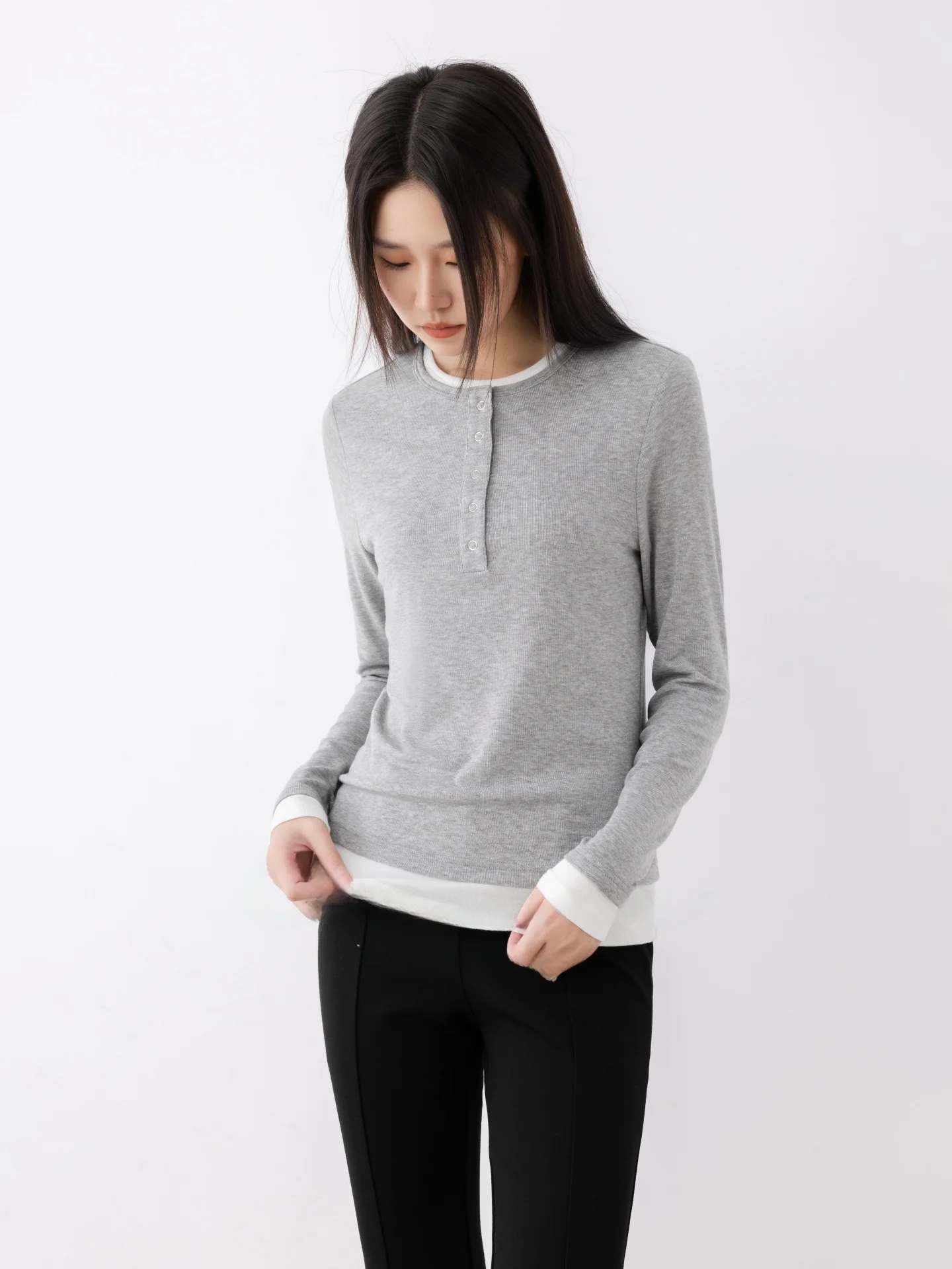 

Женская базовая футболка ZONE из хлопка и спандекса, летняя коллекция 2026, простой крой, круглый вырез, однотонная