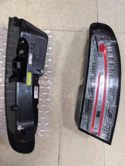 المصنع الأصلي أضواء خلفية LED لأستون مارتن DB9 DBS DB11 V8 فانتاج نماذج أستون-مارتن-فانتاج-طقم الجسم أستون مارتن Dbx