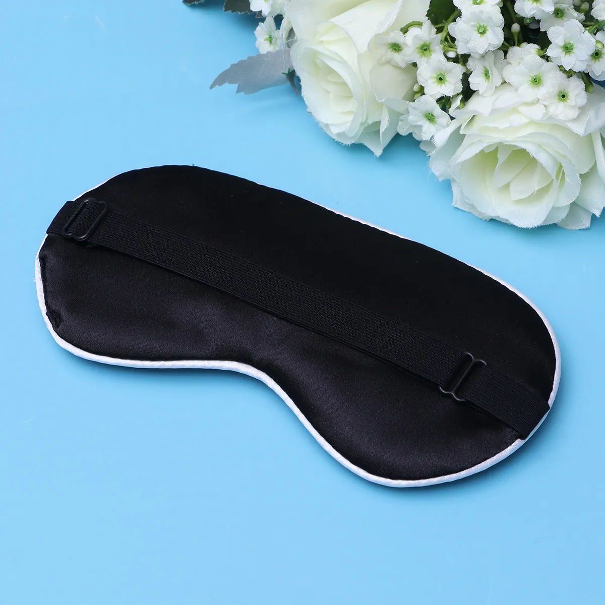 

Шелковая маска для сна с черно-белыми вставками: комфортная, мягкая, легкая, практичная, прочная, с регулируемой застежкой