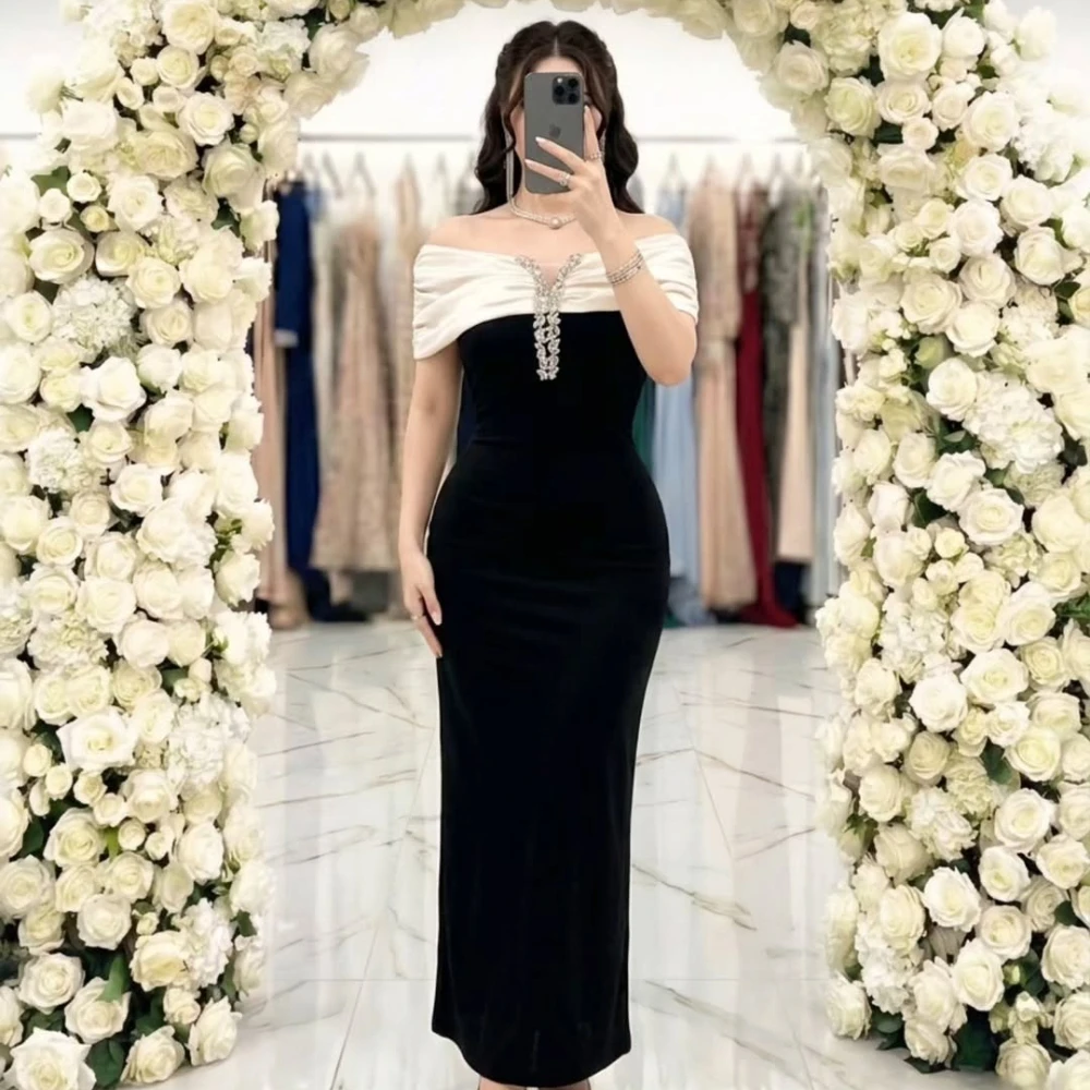 

Customized Black Velvet Off The Shoulder Beaded Sheath Maxi Evening Dress for Women 2026 Elegant Formal Prom Gown