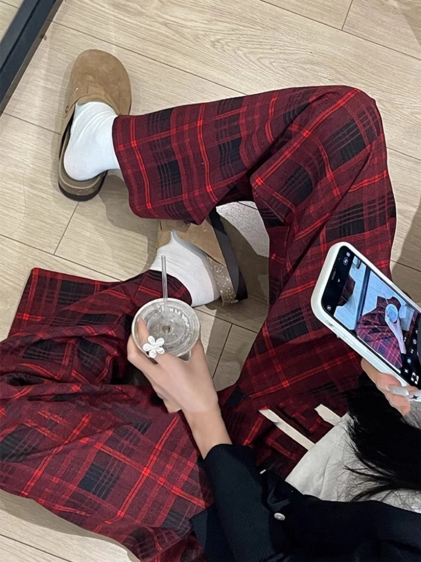 Pantaloni scozzesi coreani da donna di nuovo stile invernale, a vita alta, foderati in pile, spessi, larghi, casual, caldi, versatili, pantaloni a gamba larga da pendolarismo