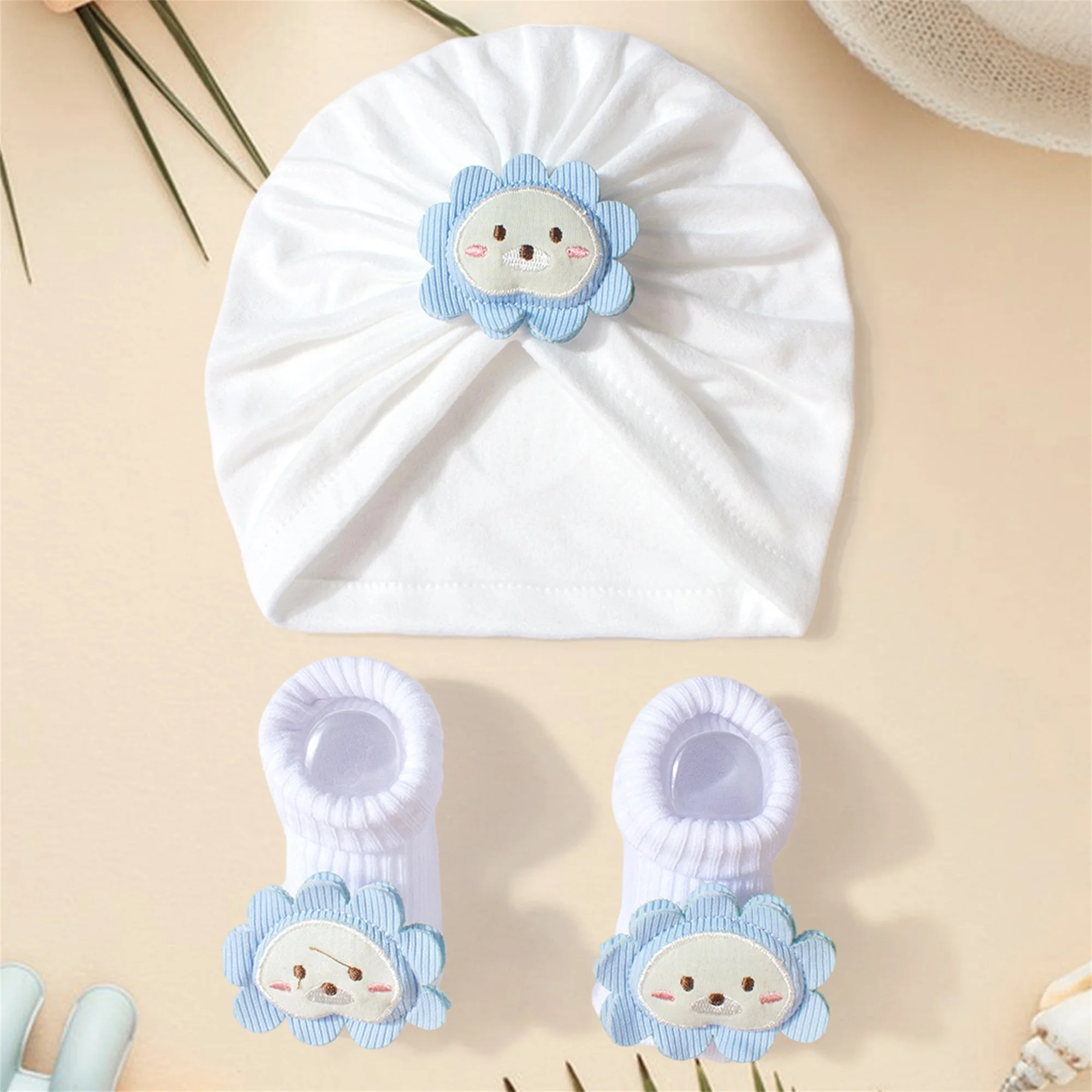 

Cute Baby Boy Turban Hat and Socks Set with Adorable Elephant Design for Newborn Infant Photography Props and Gifts