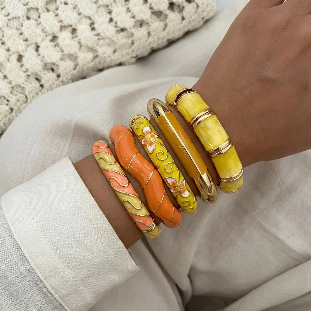 Trendige gelbe Dopamin-Stil Frühlingsarmreifen für Damen und Herren, schlichte Blumen- und Blättermuster, breites Emaille-Armband, vielseitiger Schmuck als Geschenk. – Detail 3