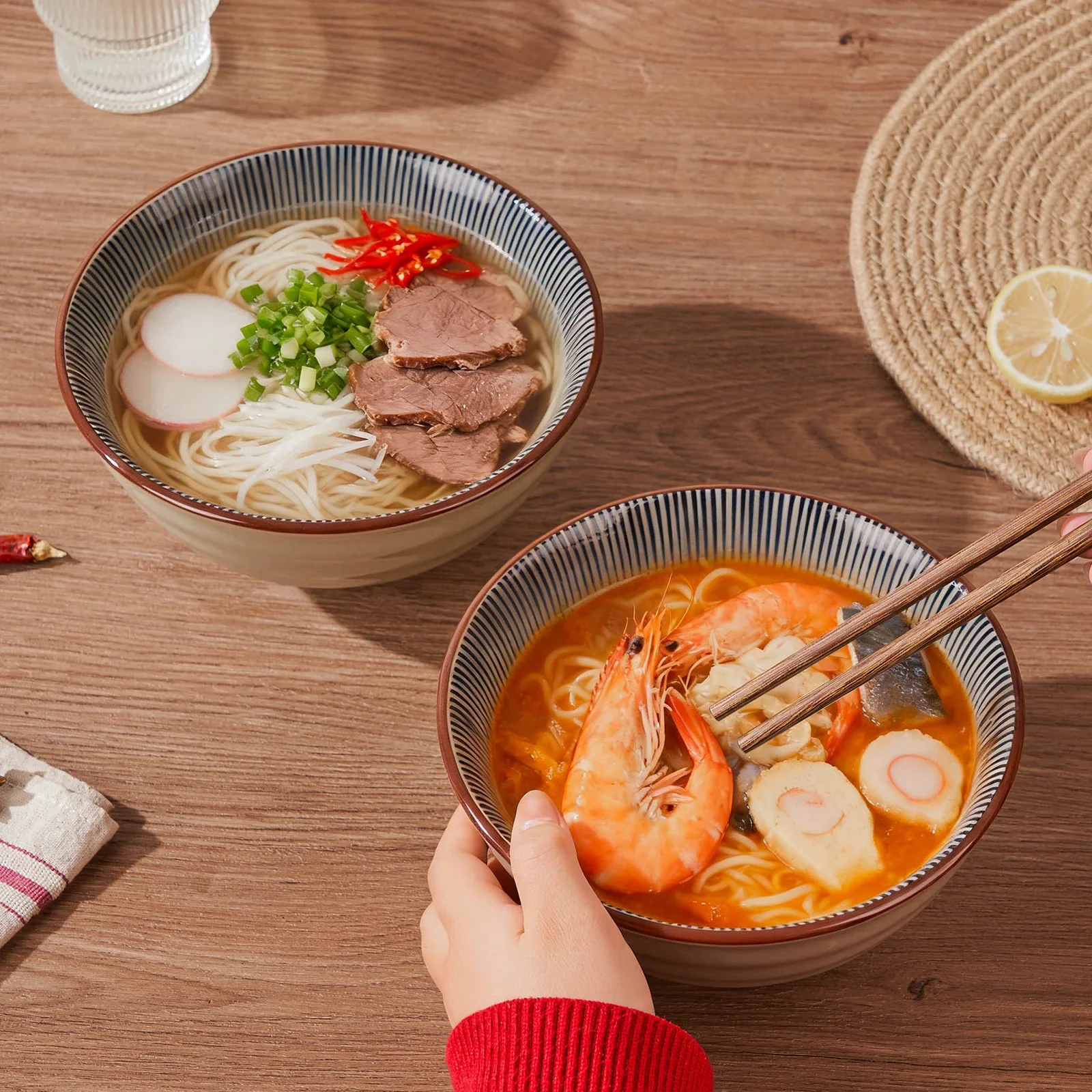 2/4pcs 7-Inch Striped Ceramic Pasta Bowl- Underglaze Color Design, Durable and Easy to Clean, Ideal for Soup, Ramen, Pasta