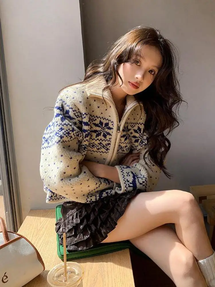 

Осень-зима, винтажные бежевые свитера на молнии с принтом снежинок, женские элегантные вязаные кардиганы с длинными рукавами для отпуска, топы