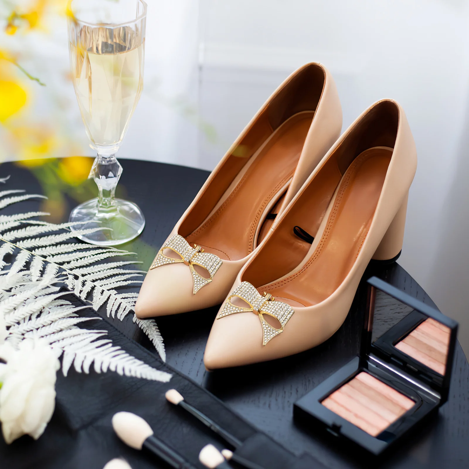 

1 Pair Butterfly Bow Shoe Clips For Women Rhinestone Decorative Bridal Wedding Shoe Accessories Detachable Shiny Buckles