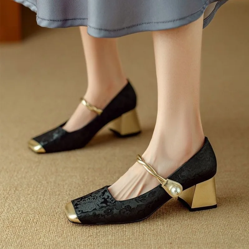 2025 New Square toe thick heeled women's shoes Summer elegant qipao shoes, luxurious banquet shoes Chaussures pour femme view 3