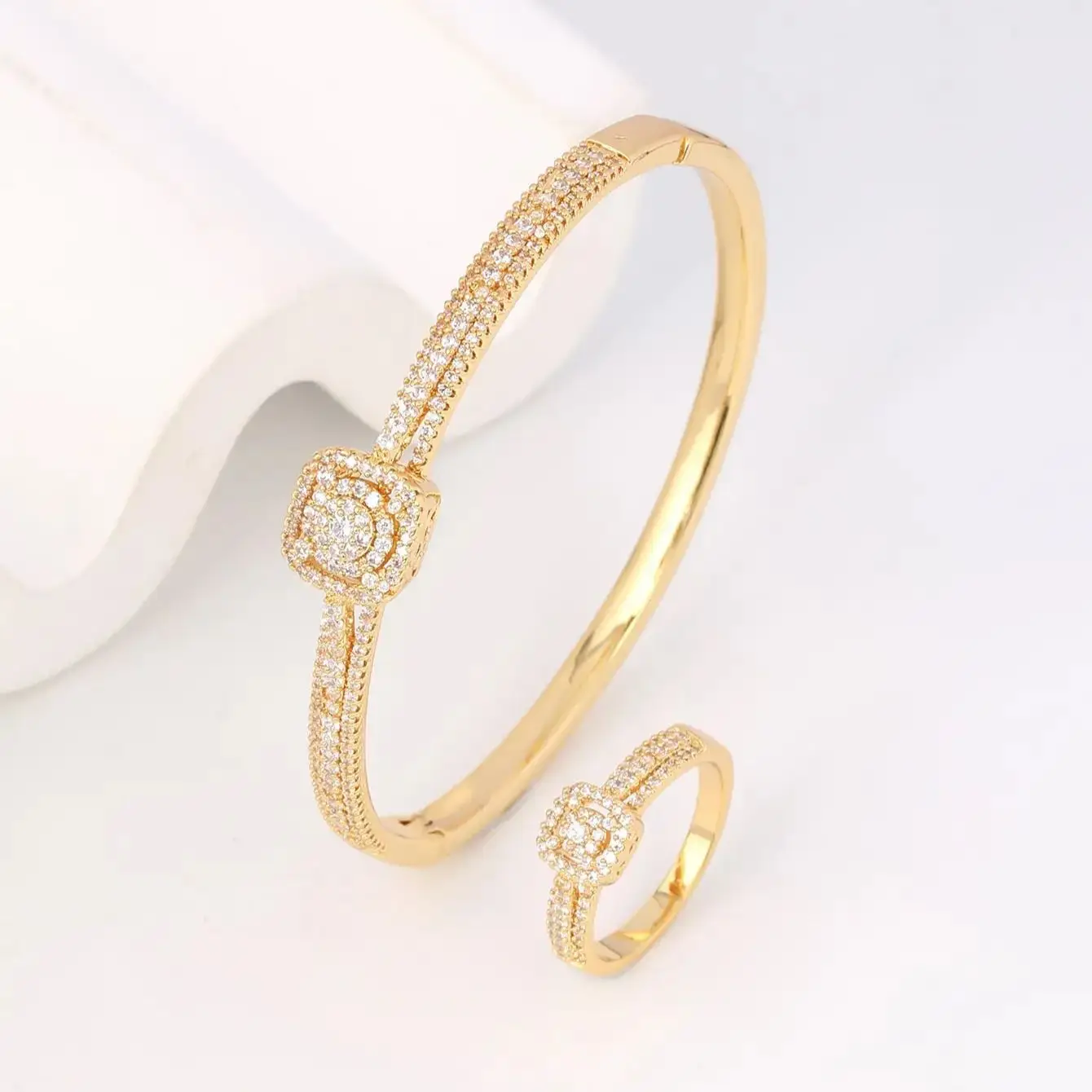 A set of women's new classic luxury elegant hollow zirconium cubic square design sense of daily all-match bracelet ring set