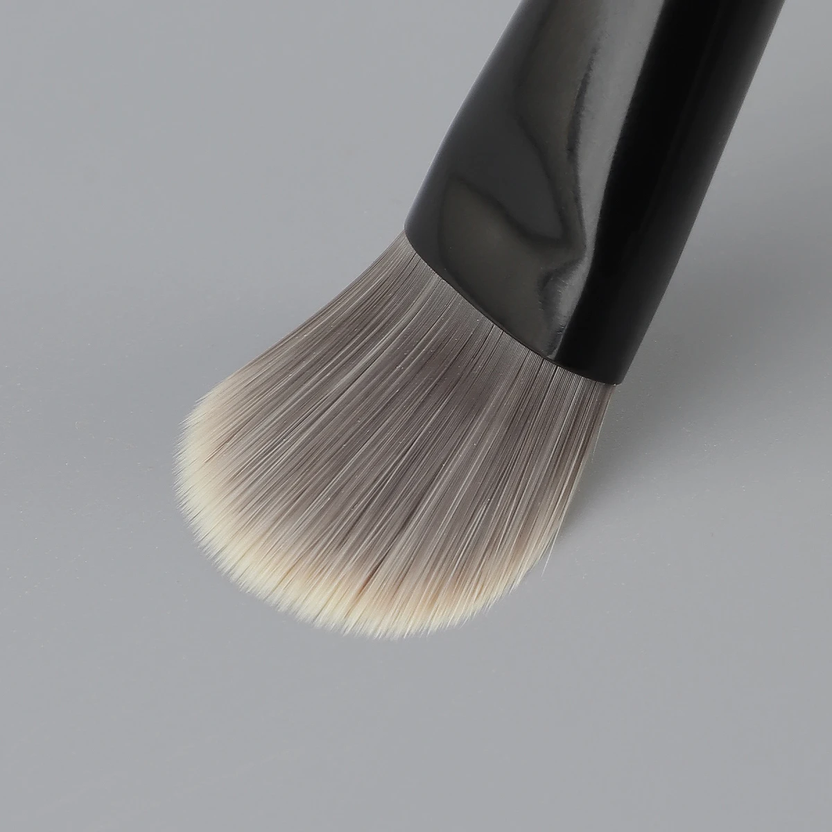 プロフェッショナルファンデーションブラシ 47 ブルームヘッドリキッドファンデーションシャドウコンシーラーブラシ女性フェイスベースメイクアップ美容ツール