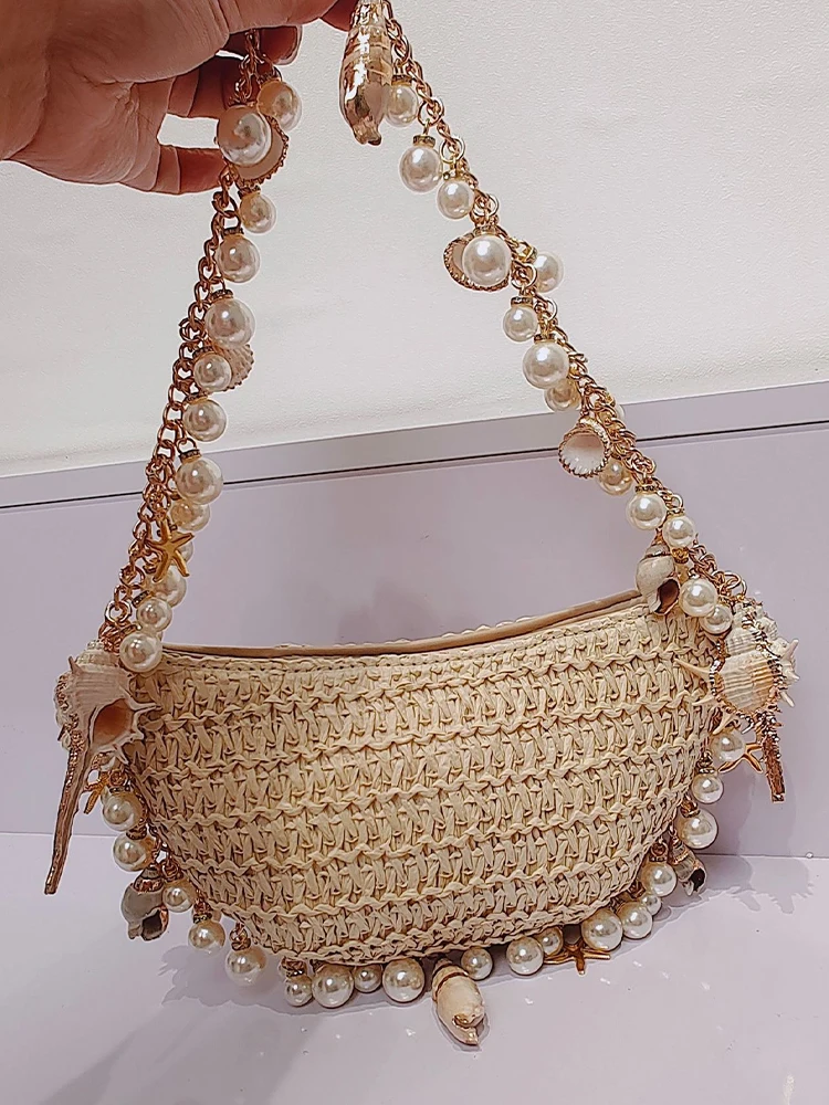 حقيبة يد نسائية على شكل محارة لؤلؤية مع سلسلة من اللؤلؤ حقيبة كتف أنيقة من القش حقيبة كتف عصرية مطرزة للتنقل حقيبة كتف للحفلات
