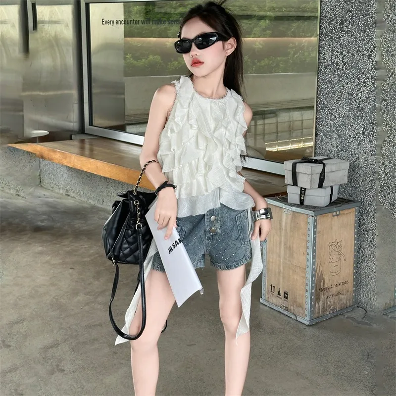 

5-14T Girls' Summer Tassel Tank Top Denim Shorts Set 2024 New Fashionable Ruffle Edge Sleeveless Top and Shorts Two Piece Set