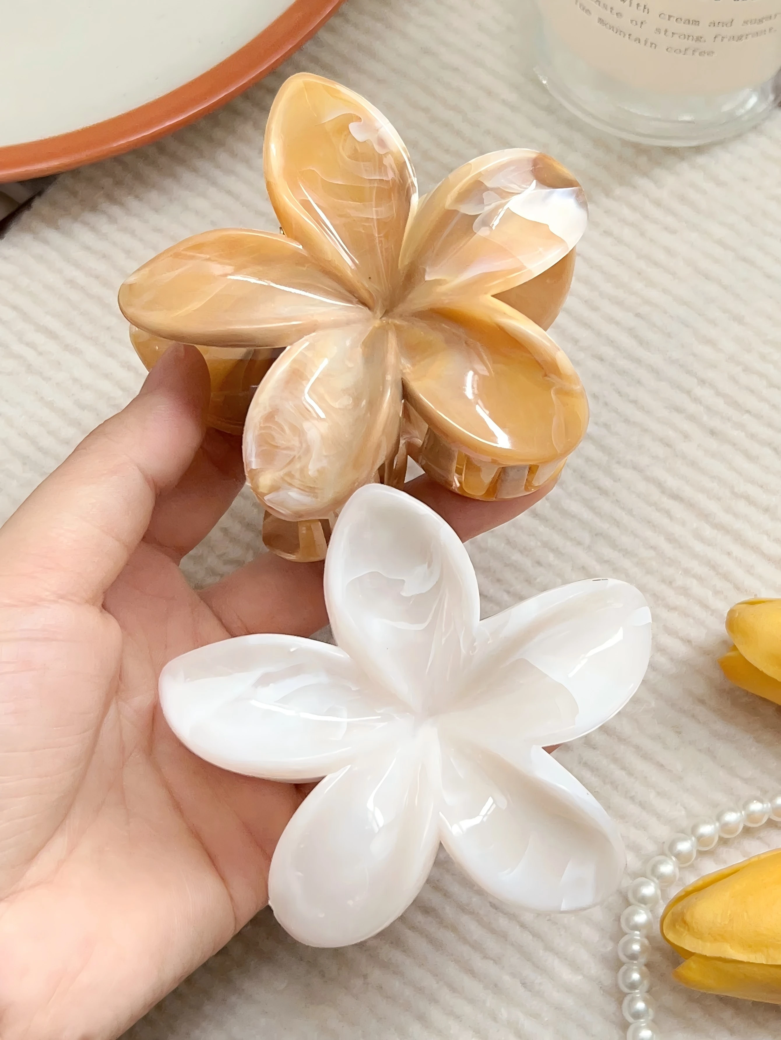 2 Stück Hawaiianische Marmor-Blumen Haarklammern für Frauen und Mädchen Urlaubsgeschenke für Feines Haar Niedliche Strand-Haaraccessoires – Detail 3