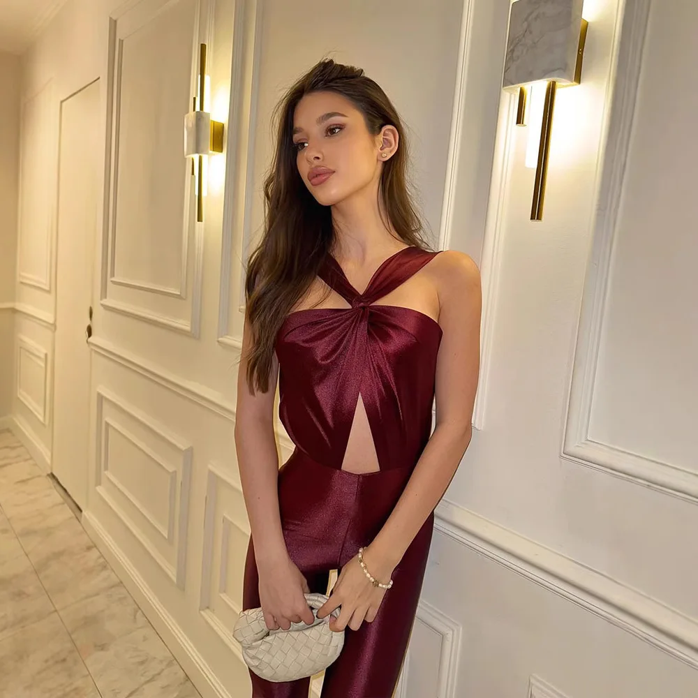 Nowa kolekcja damska 2025 europejska i amerykańska, modny kombinezon z odkrytymi plecami, seksowny dekolt, wyszczuplający i podkreślający figurę.