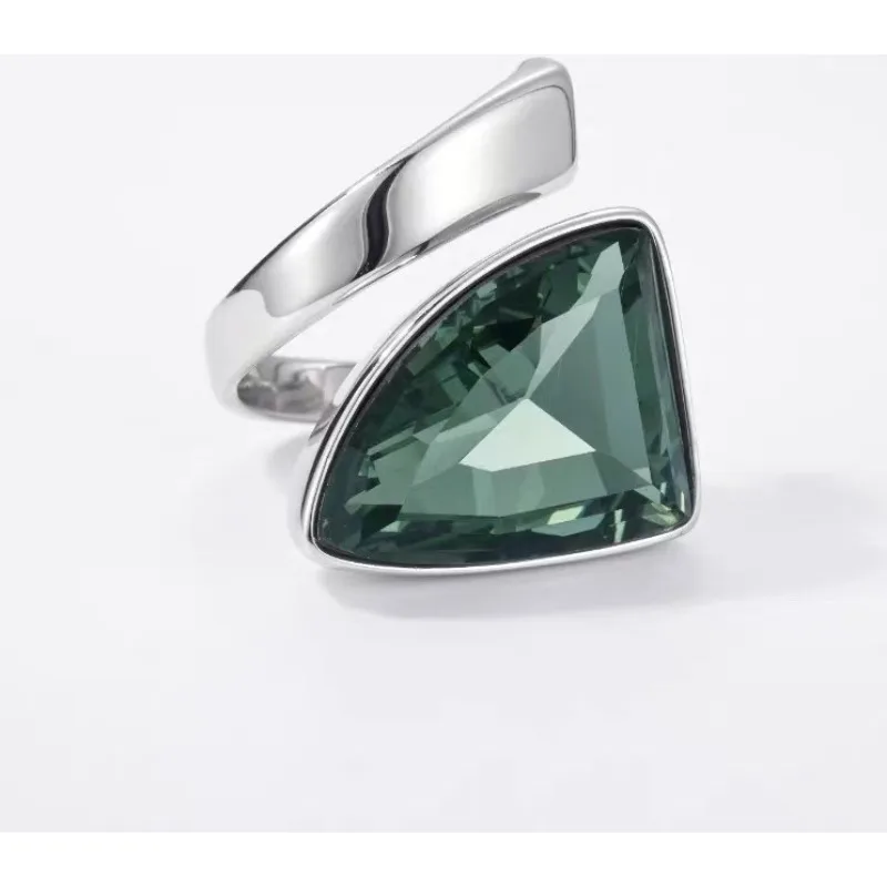 

Новое регулируемое кольцо с зеленым драгоценным камнем для женщин, дизайнерское легкое роскошное женское кольцо высокого качества с инкрустацией большим драгоценным камнем