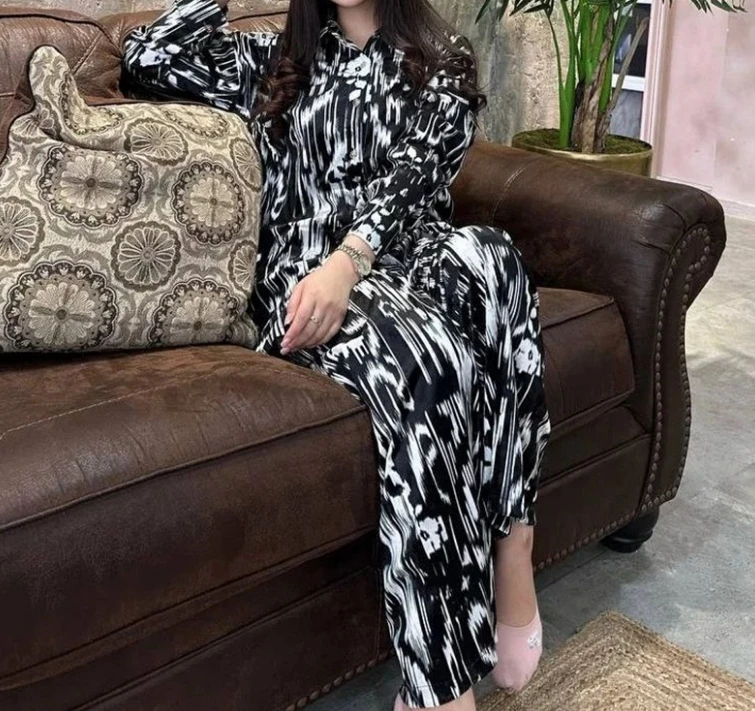 

Casual Style 2024 Spring/summer Women's Long Sleeved Vintage Loose Satin Printed Long Sleeved Wide Legged Pants Two Piece Set