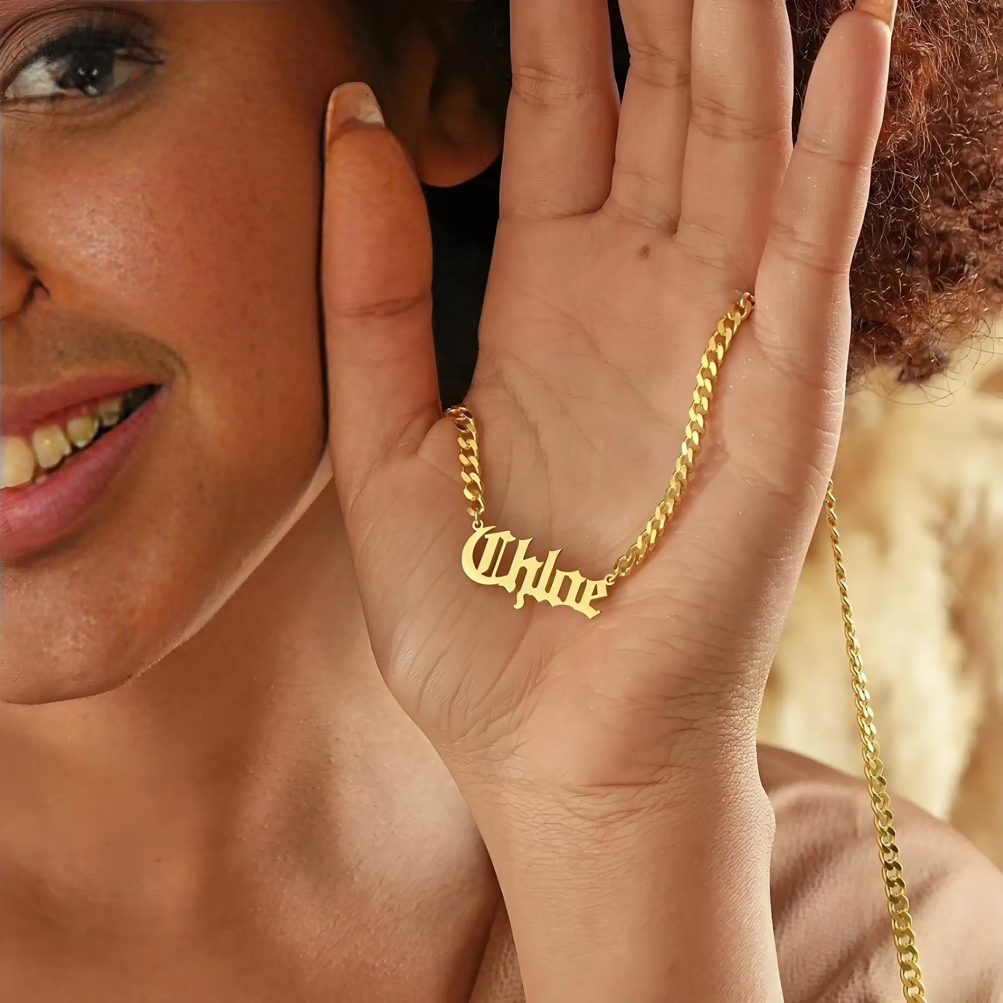 Collar personalizado hecho a mano con letras inglesas antiguas, joyería personalizada de acero inoxidable, regalo perfecto para aniversarios, bodas