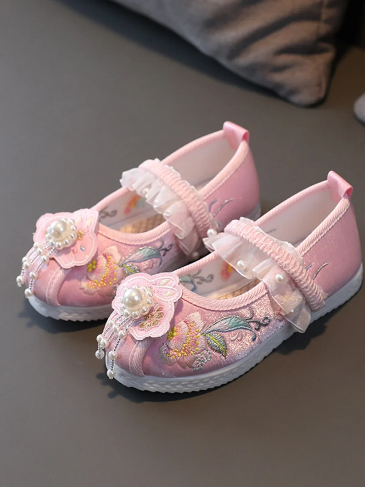 new 2024 Girls' Embroidered Cloth Shoes Traditional Style Exquisite Lace Shoes Chinese Ancient Designer Hanfu Shoes