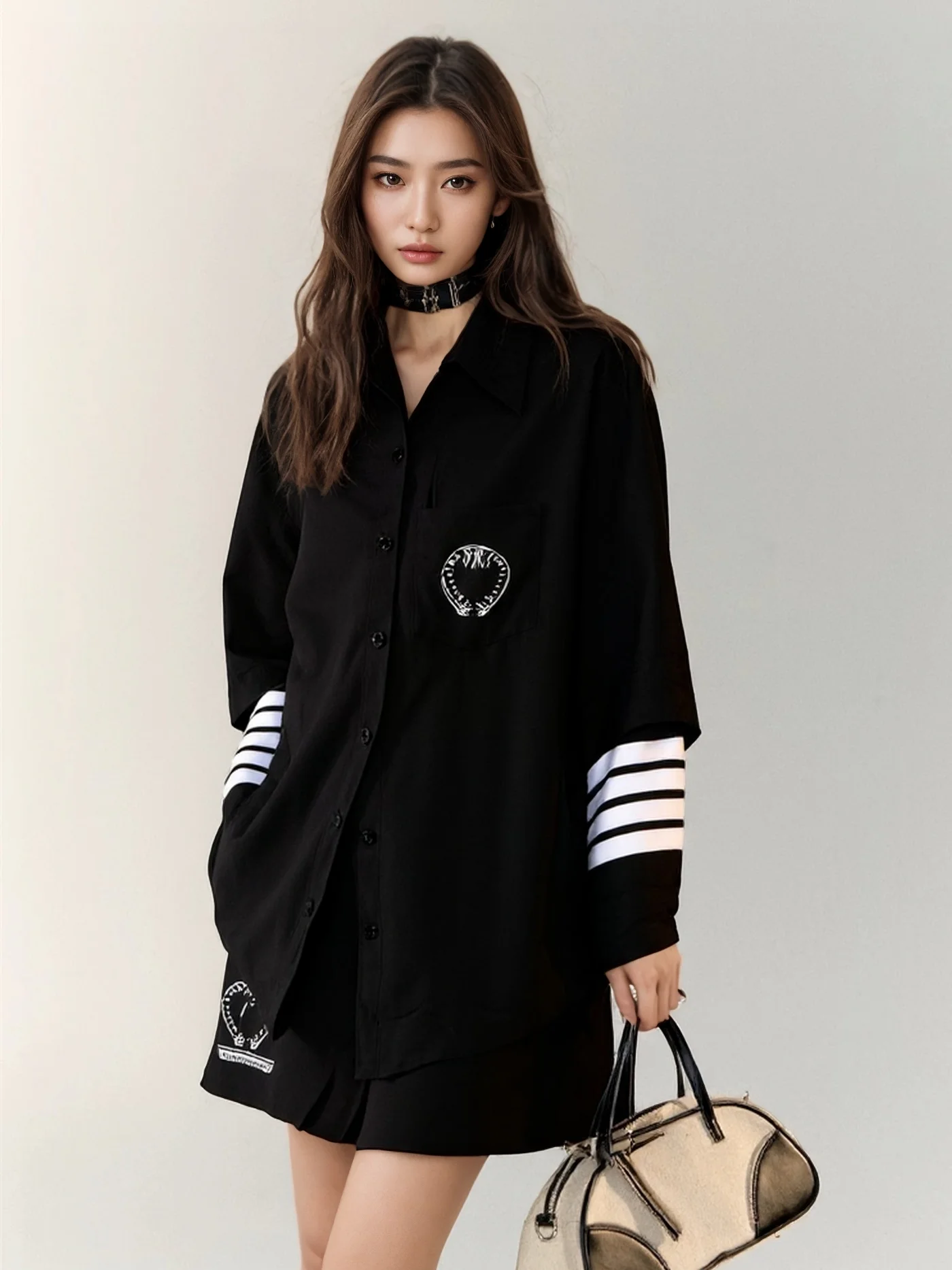 

Модный повседневный легкий женский летний комплект из двух предметов: свободная рубашка и шорты для защиты от солнца, тонкий хлопок, черный, в стиле Lazy Sle.