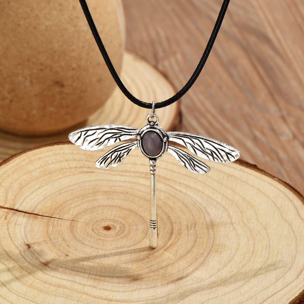 Creative Design Insect Dragonfly Pendant Necklace For Women Man Simple Personality Vintage Necklace Lady Jewelry