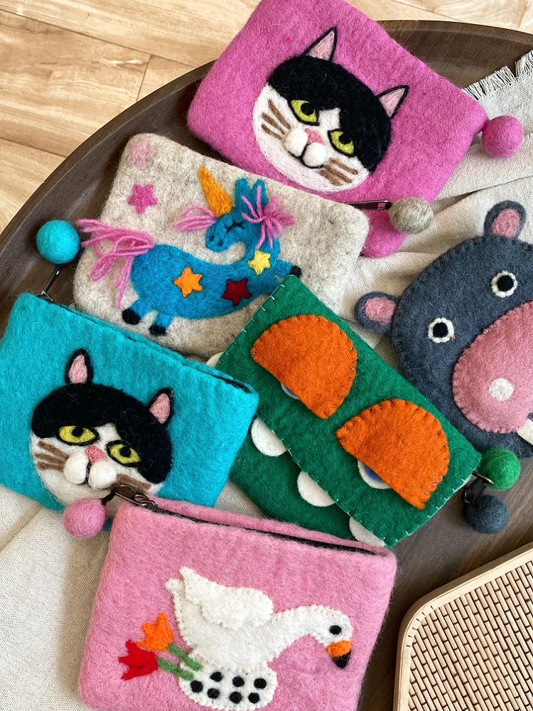 Portamonete animale in pura feltro di lana fatto a mano creativo Simpatico design di ippopotamo Idea regalo festosa Borsa di lana unica con scarto zero