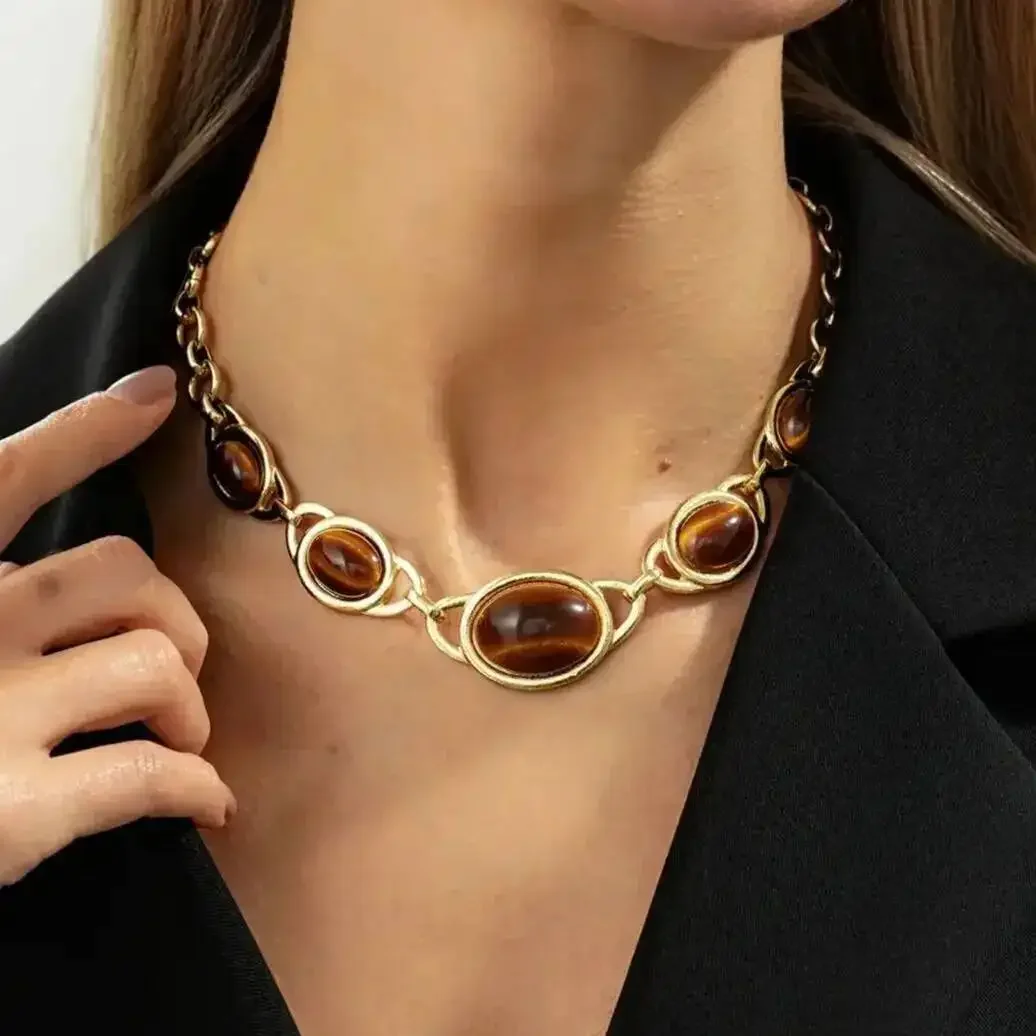 

New Fashion Vintage Brown Ellipse Resin Acrylic Chokers Necklace Women Trendy Gold Color Metal Hollow Out Thick Chain Jewelry