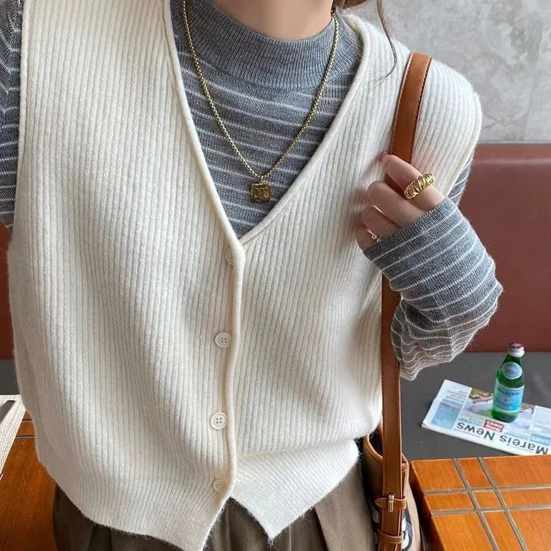 Knitted vest women\'s outerwear spring and autumn new style camisole layered and fashionable sleeveless sweater jacket