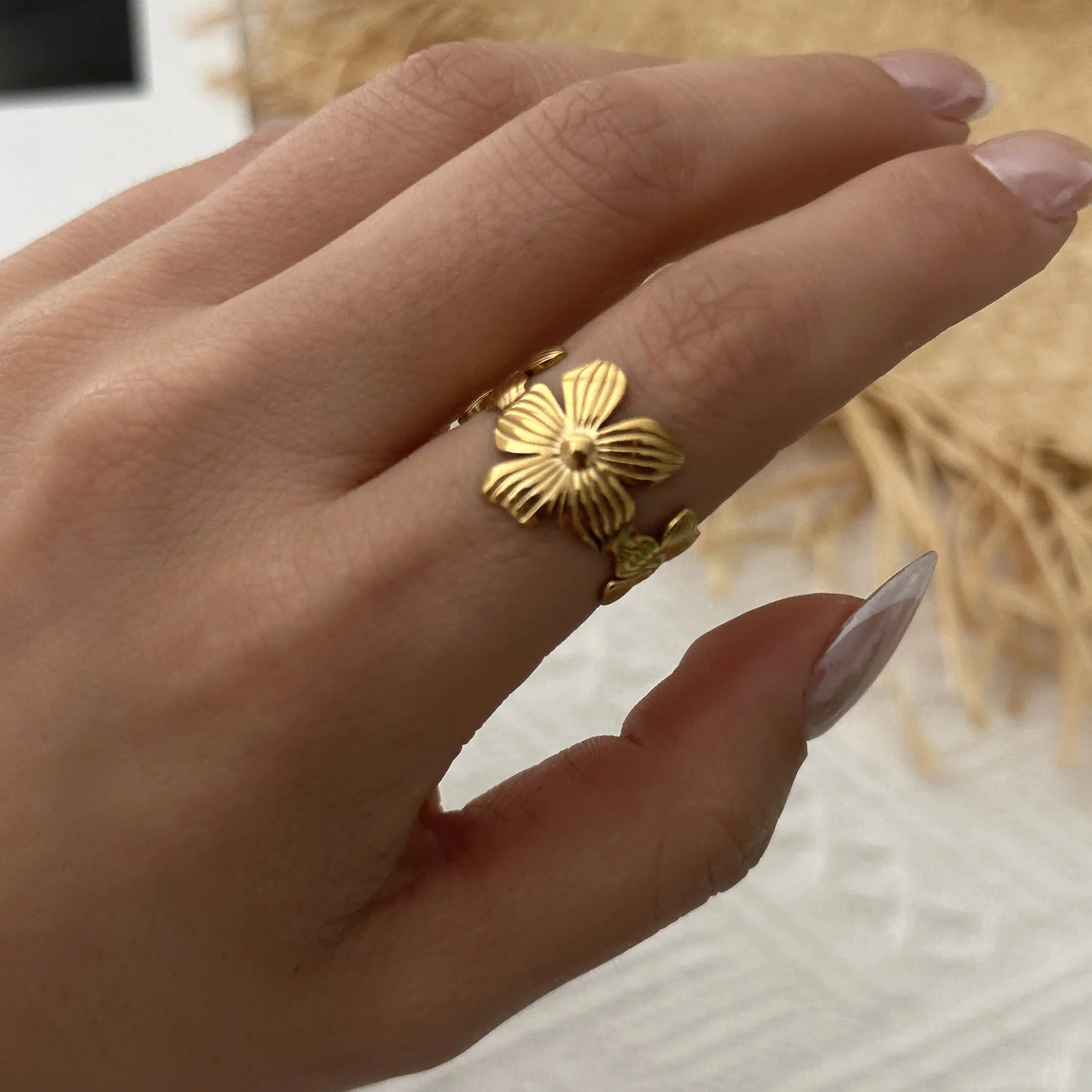 5-teiliges Vintage-Set mit Blatt-Textur Edelstahl-Ringe in Goldton für Frauen, Stapelbare Boho-Statement-Ringe für den Alltag, Eleganter Natur-Schmuck – Detail 7