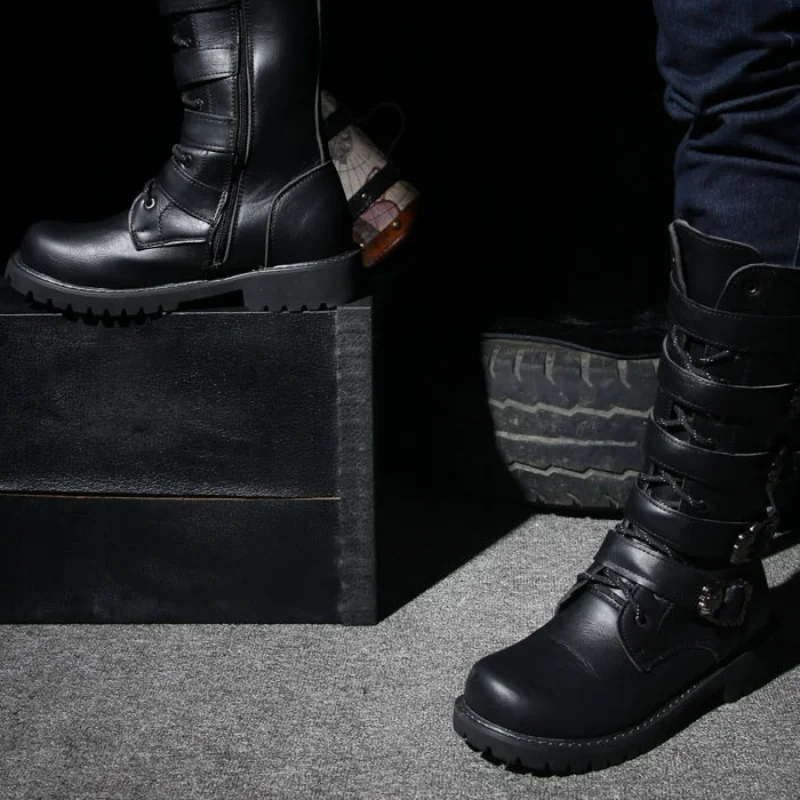 Botas de moto de cuero para hombre de invierno, botas de plataforma a media pantorrilla con cadena Punk, botas de combate militares góticas para hombre, botas de motociclista para hombre