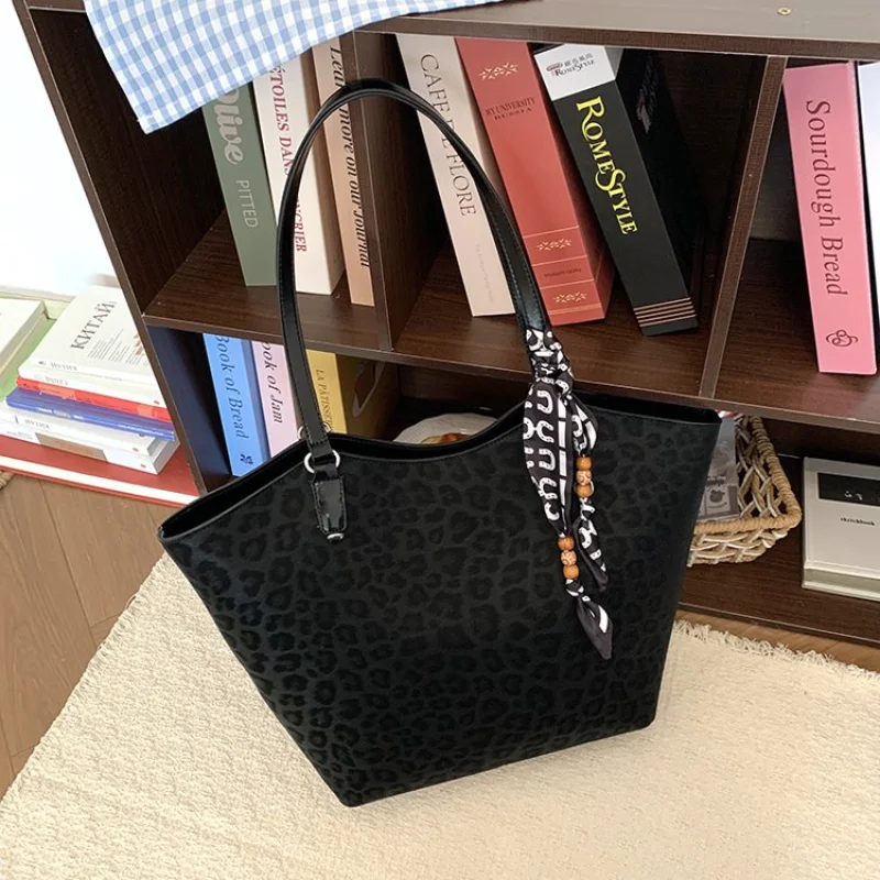 

High End Trendy Design Women Tote Bag Classic Paris Leather Casual Simple Elegant Vintage Handbag