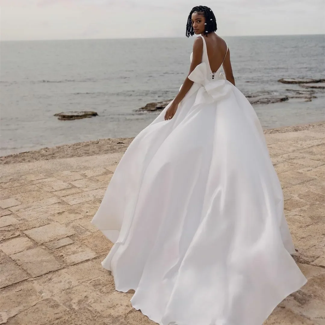 Elegant rectangular collar with bow wedding dress Line a Italian sling pleated sweep train beach custom new bridal dress