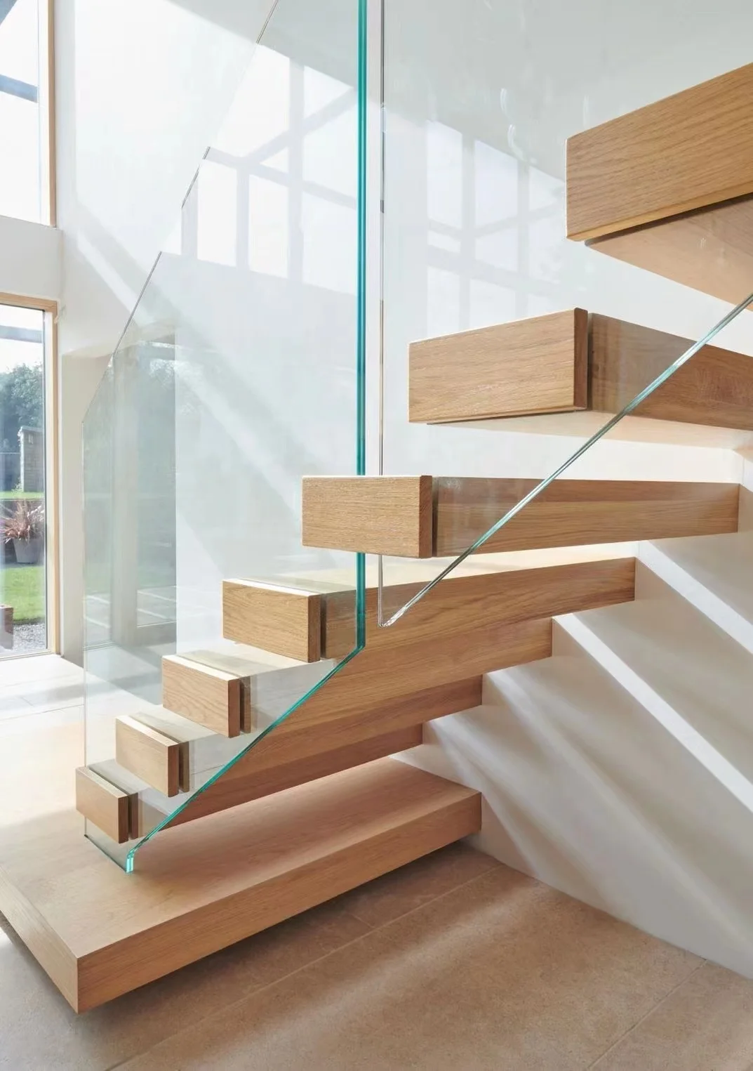 Customization Straight Stair Cantilever Staircase With Glass Panel Railing Solid Wood Steps Design Floating Stairway
