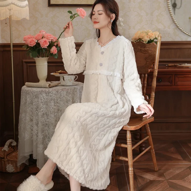 

Romantic Princess Sleepwear Nightwear Women Sweet Velour Nightdress Fairy Button Nightgown Winter Velvet Long Sleeve Nightdress