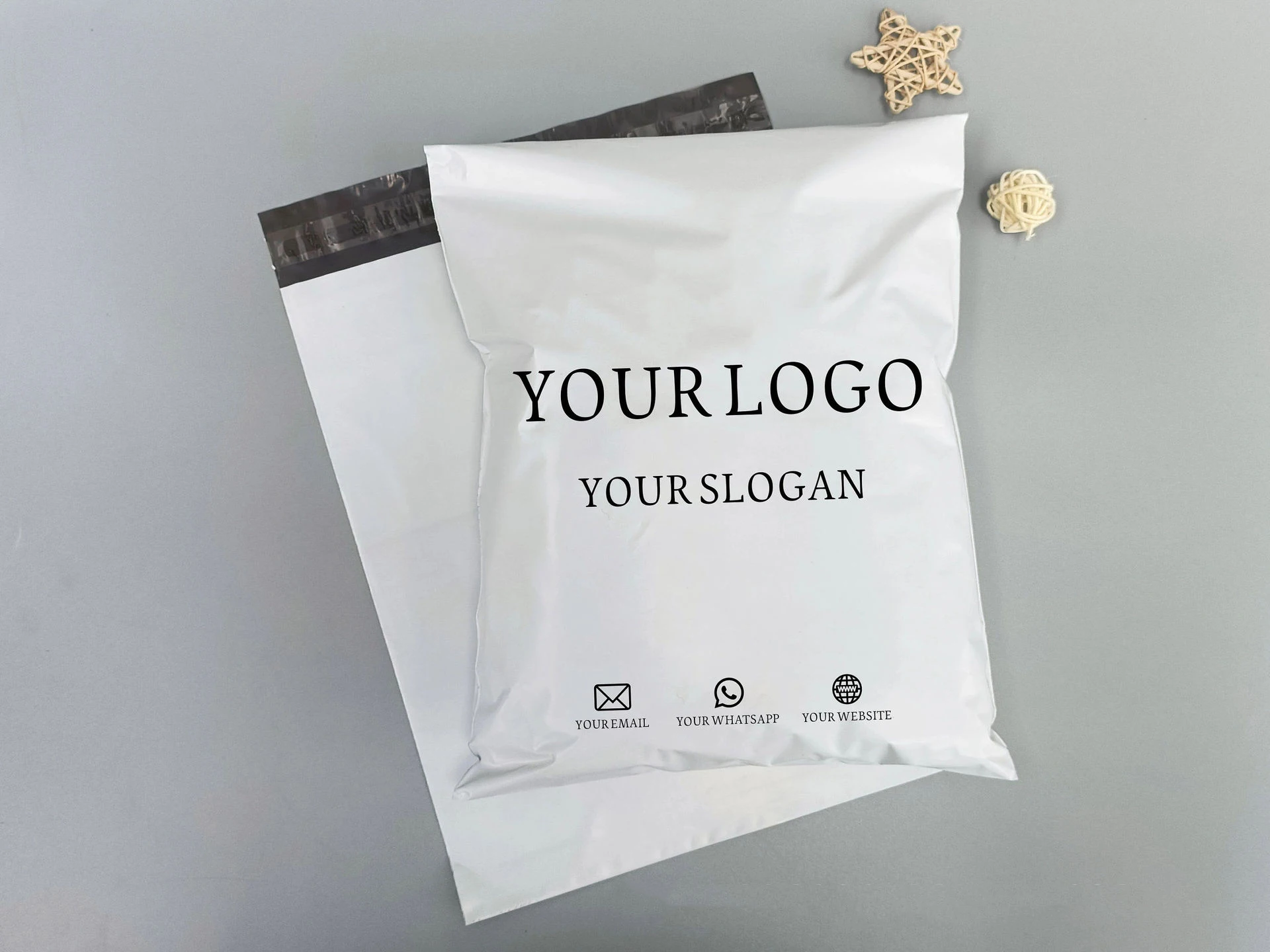 Weiße Kuriertaschen unterstützen individuelle Logos und eignen sich für Kleidung, Feiertagspartys und Geschenkverpackungen. – Detail 2