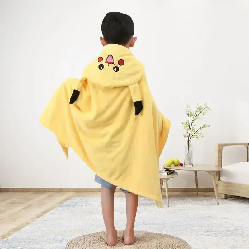 Pikachu accappatoio asciugamano da bagno peluche flanella bambino mantello con cappuccio accappatoio asciugamano doccia Robe RobeCape coperta