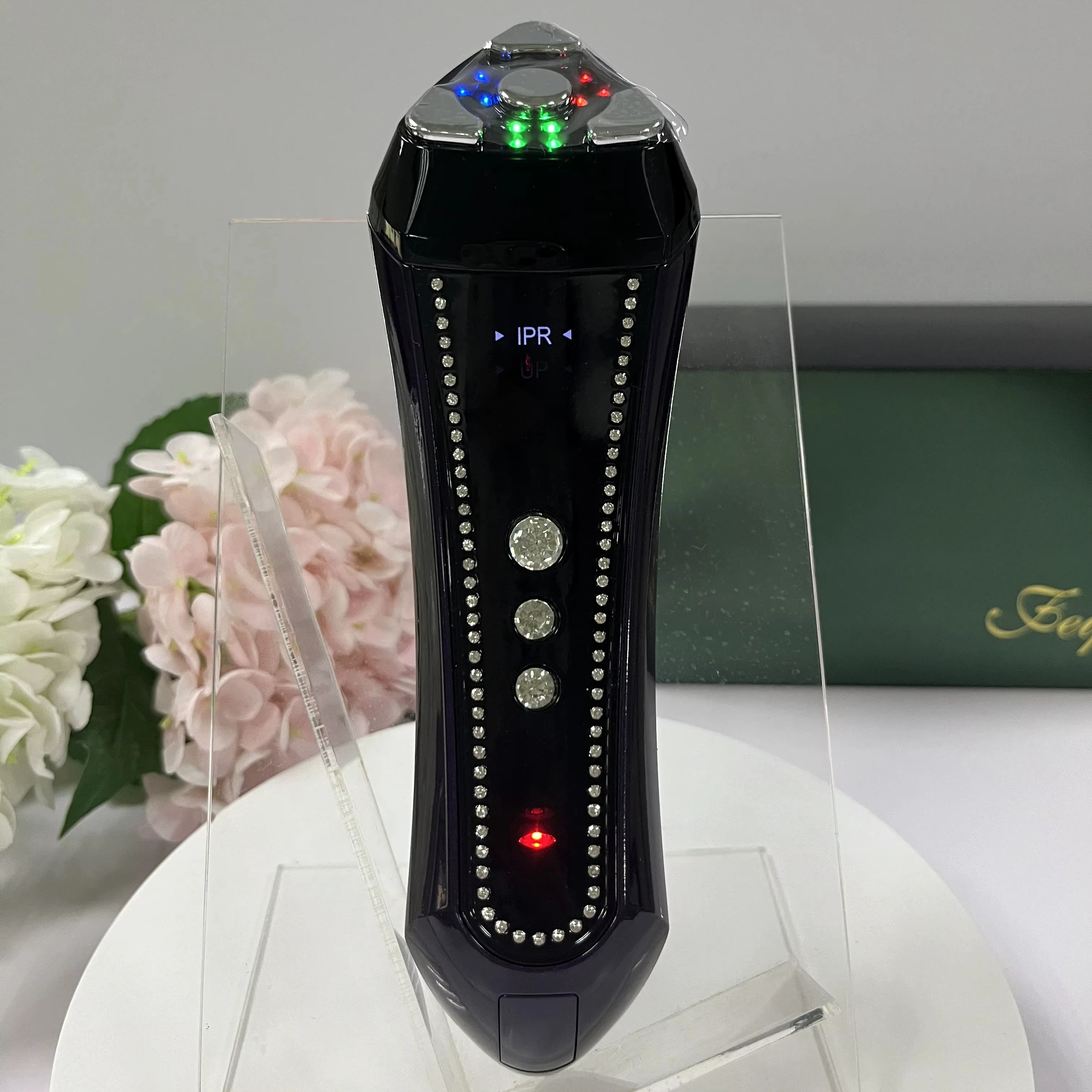 Facial Fever Introduction of Facial Mask Facial Vibration Massager Beauty Instrument Household Charging Beauty