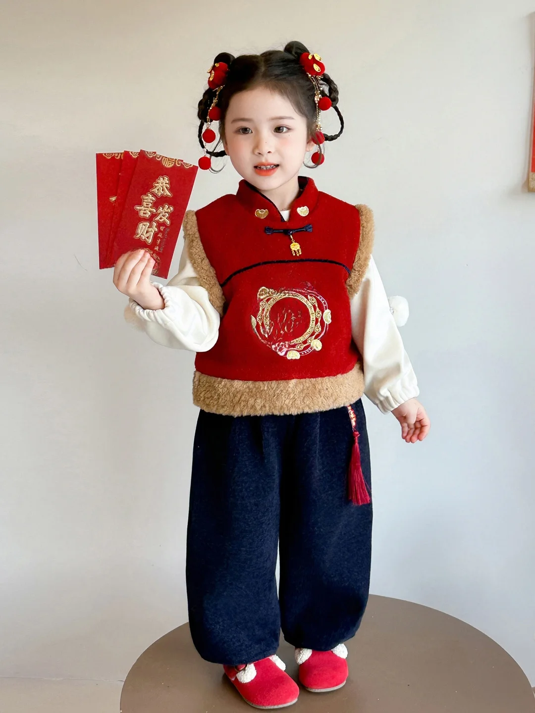 

Новый детский зимний комплект: вышитый жилет и футболка на флисовой подкладке, китайский наряд для девочек на Новый год, костюм Тан для малышек