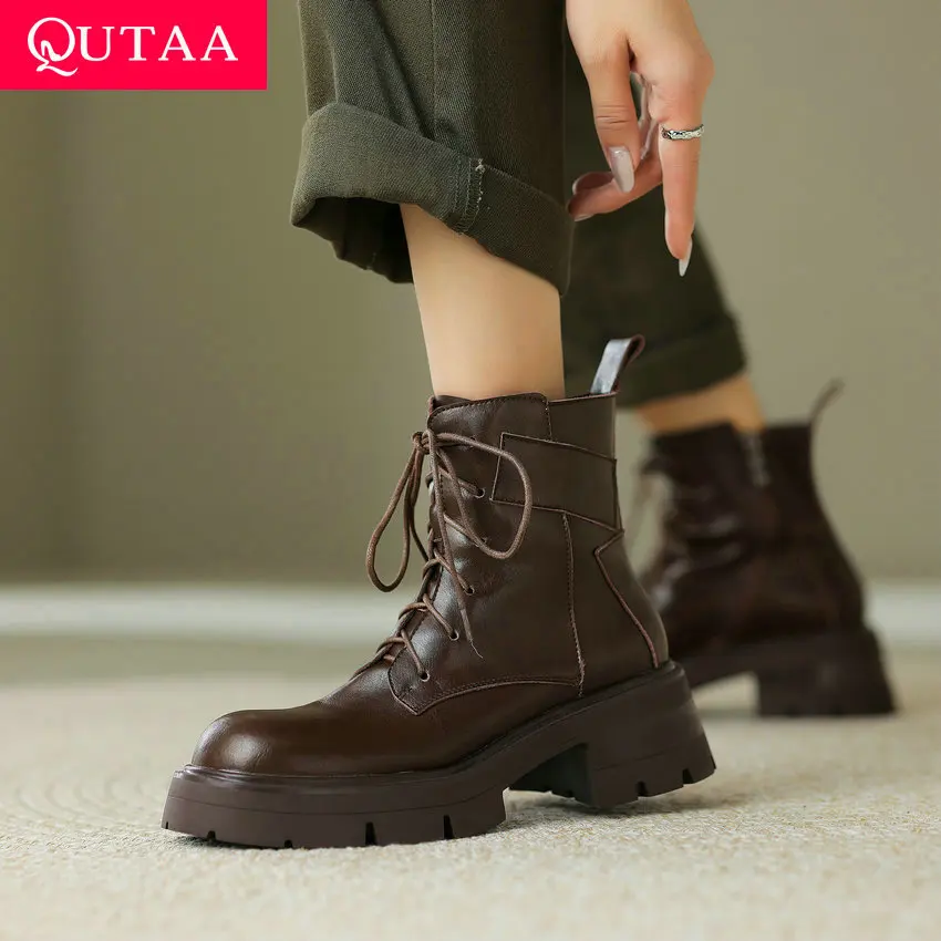 

QUTAA 2024 Retro Women Ankle Boots Splicing Genuine Leather Med Heel Shoes Woman Autumn Winter Motorcycle Boots Size 34-39