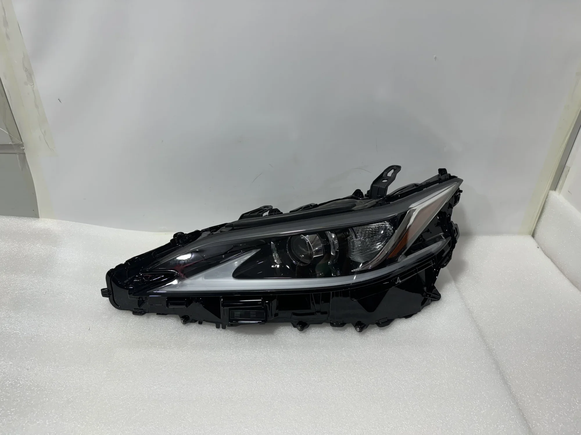 مصابيح أمامية عالية الجودة مناسبة للمصابيح الأمامية لكزس ES LED ES200 ES260 ES300 2018 2020 2021 ES LED