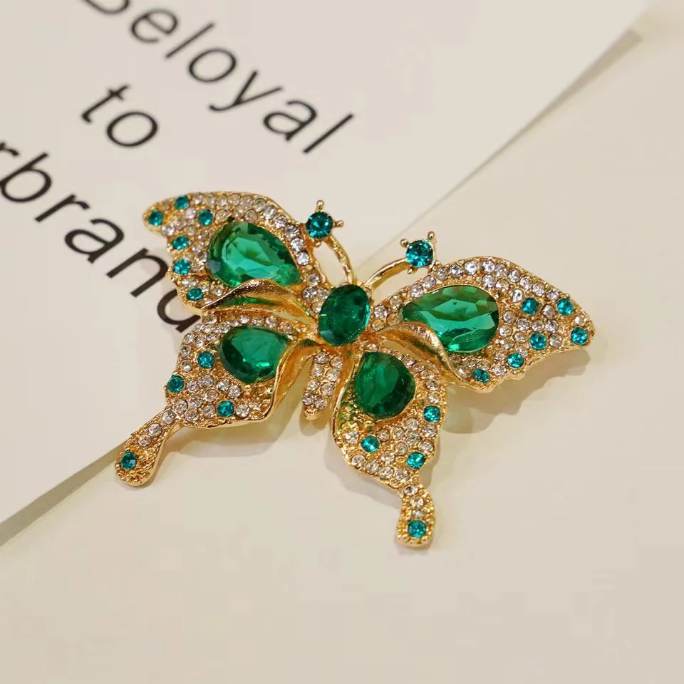 European Heavy Industry Emerald Butterfly Brooch French Retro Light Luxury Court Style Full Of Drill Insect Corsage Pin