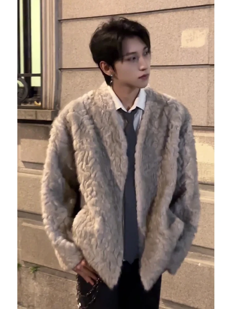 معطف شتوي للرجال بياقة على شكل V مبطن بالفرو من الفرو الصناعي سميك مبطن بالقطن سترة معزولة دافئة ملابس خارجية أنيقة سترات أنيقة