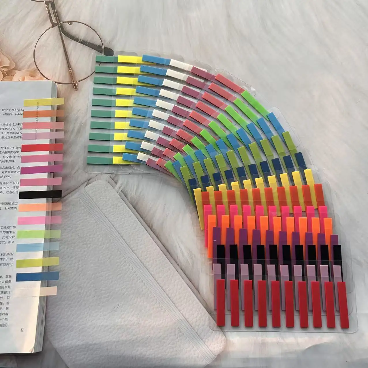 

200 листов прозрачных липких заметок, прозрачные самоклеящиеся маркеры страниц и книжные вкладки для аннотаций, индексаций, офиса, школы, меня