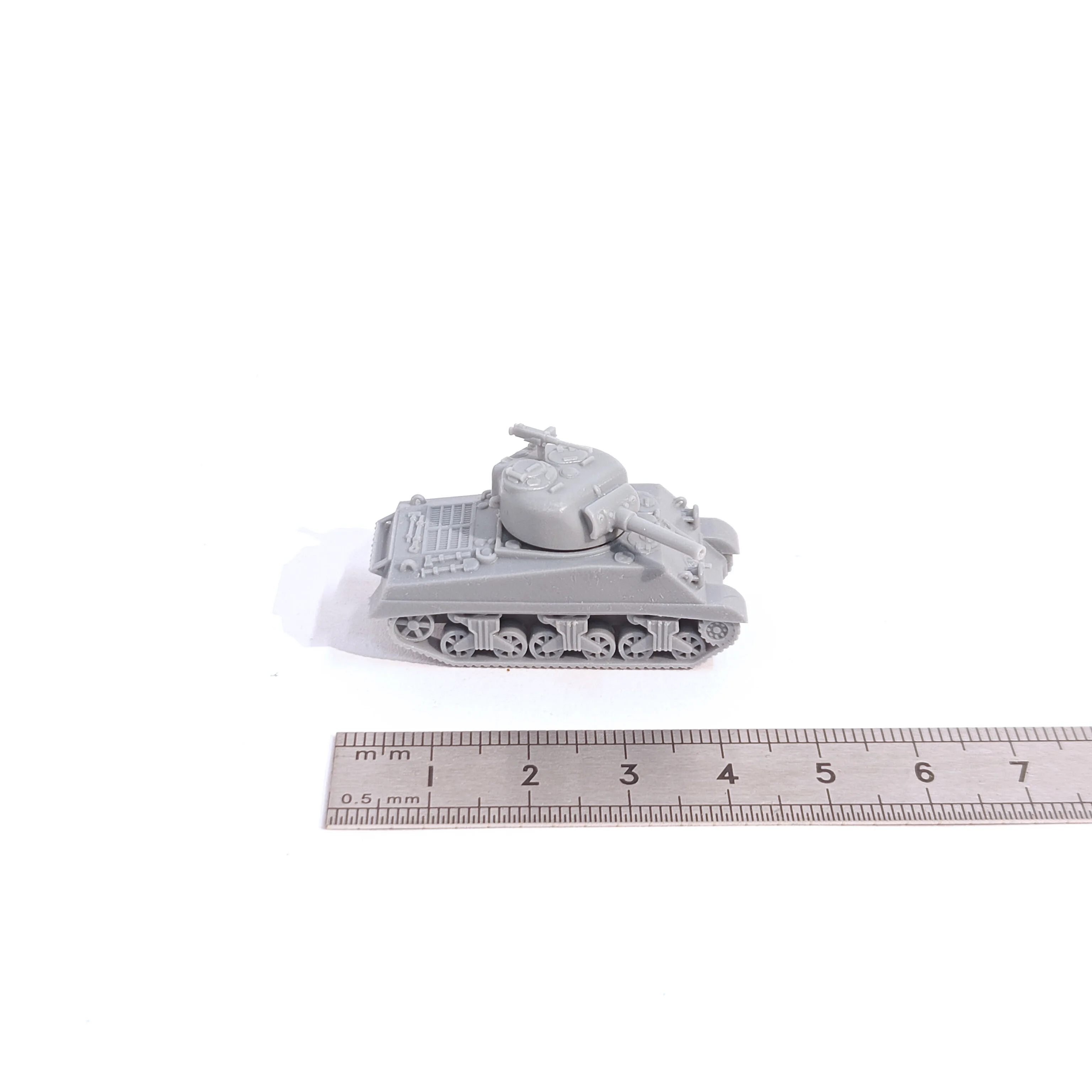 1/144 Scale M4 105mm sherman tank Unpainted Miniatures Reisn Model Kits